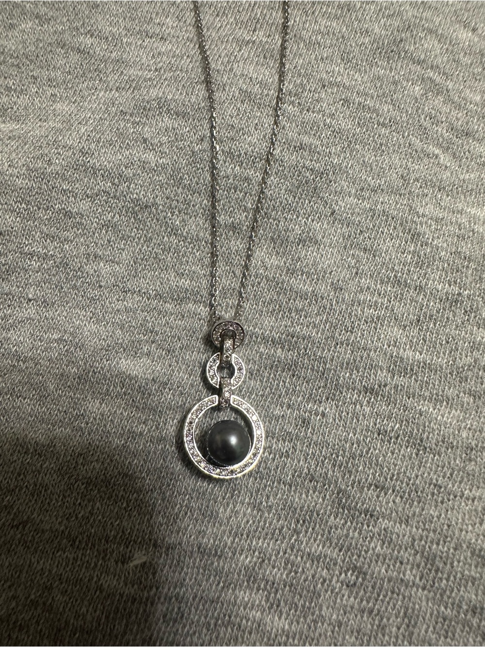 Vantel Pearls Silver Necklace with Black Pearl Pendant